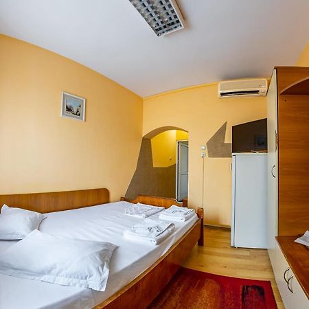 Motel Dasiana Târgu Jiu Zewnętrze zdjęcie