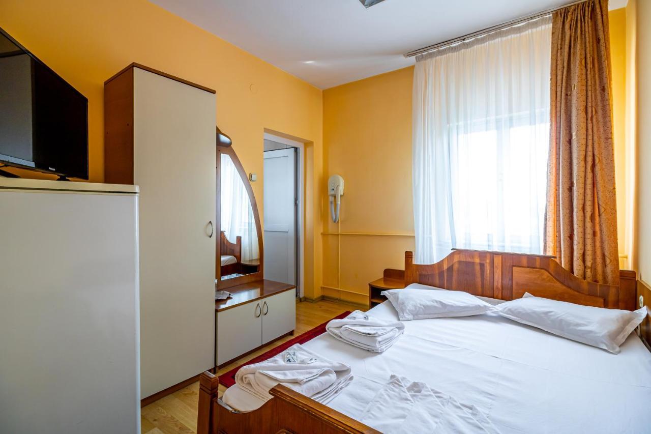Motel Dasiana Târgu Jiu Zewnętrze zdjęcie